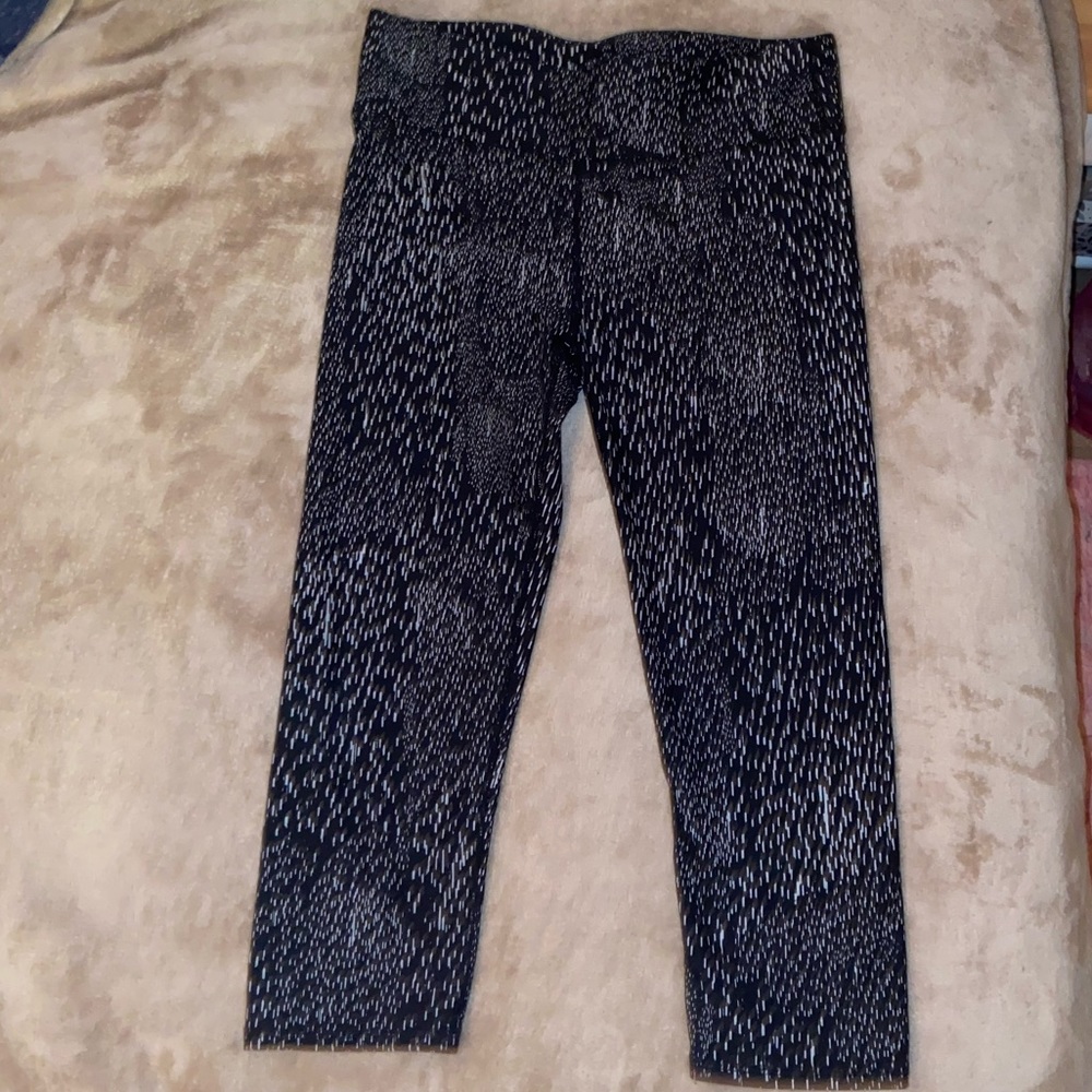Fabletics cropped leggings